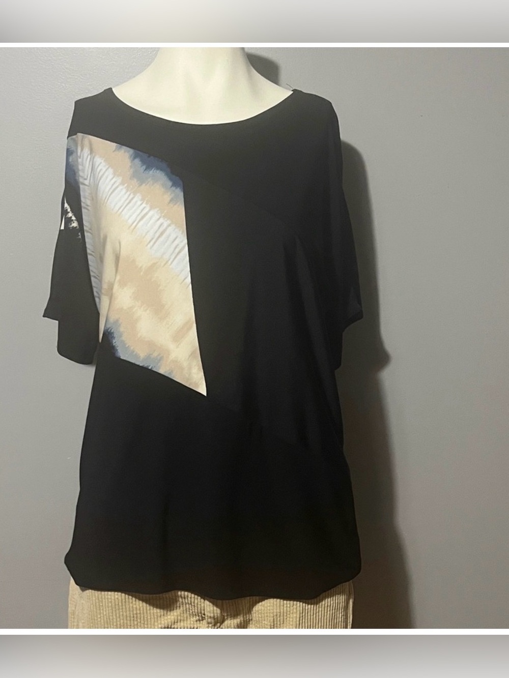 Black short-Sleeve Top with Neutral Abstract Panel